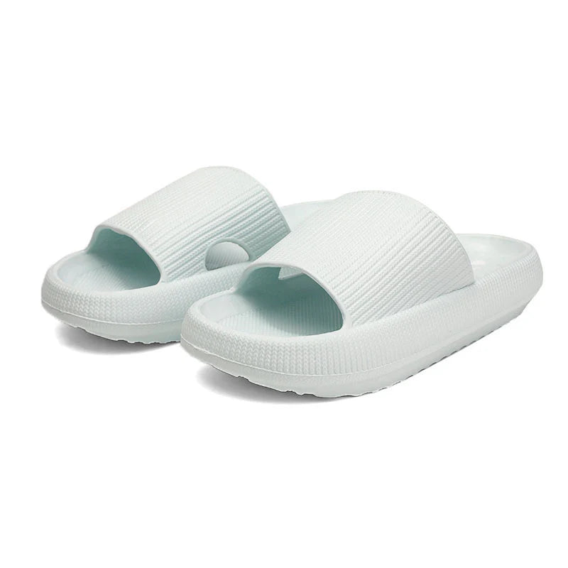 SlipGuard ™ - Slippers men wear