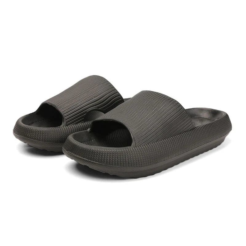 SlipGuard ™ - Slippers men wear