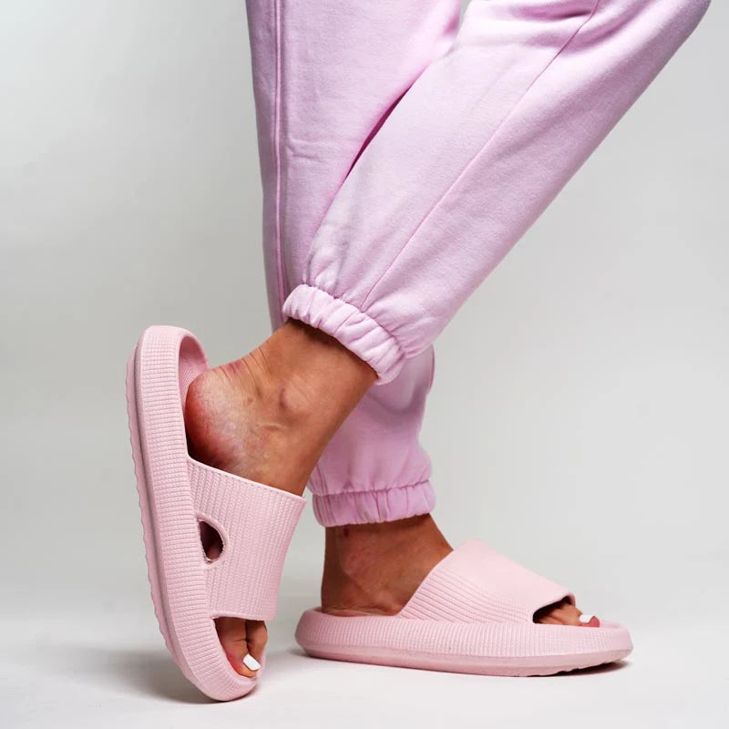 SlipGuard ™ - Slippers men wear